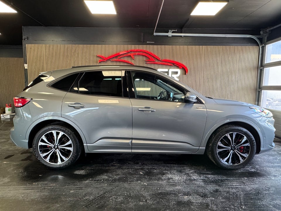 Ford Kuga 2,5 PHEV ST-Line X CVT 5d