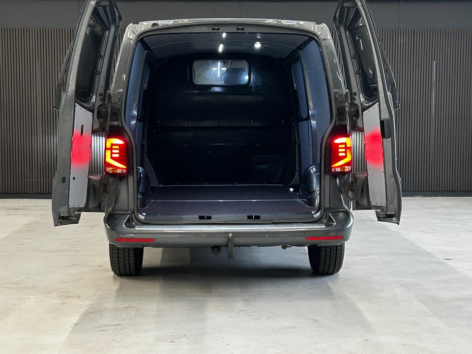VW Transporter 2,0 TDi 204 Kassevogn DSG lang