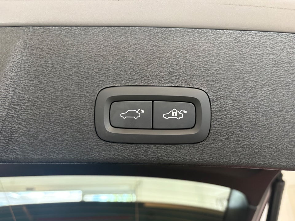 Volvo XC40 ReCharge Extended Range Plus 5d