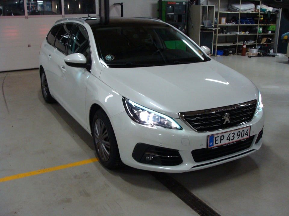 Peugeot 308 1,6 BlueHDi 120 Allure Sky SW 5d