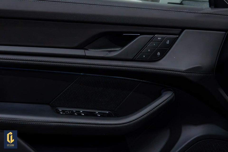 Porsche Taycan 4S Performance+ Cross Turismo 5d