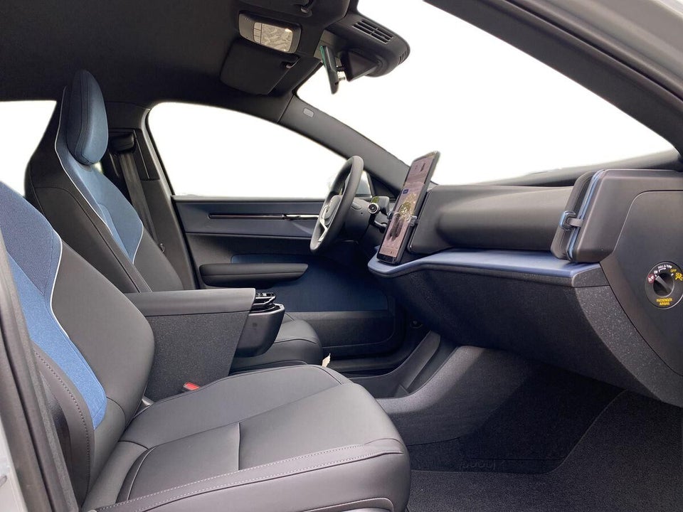 Volvo EX30 Extended Range Core 5d