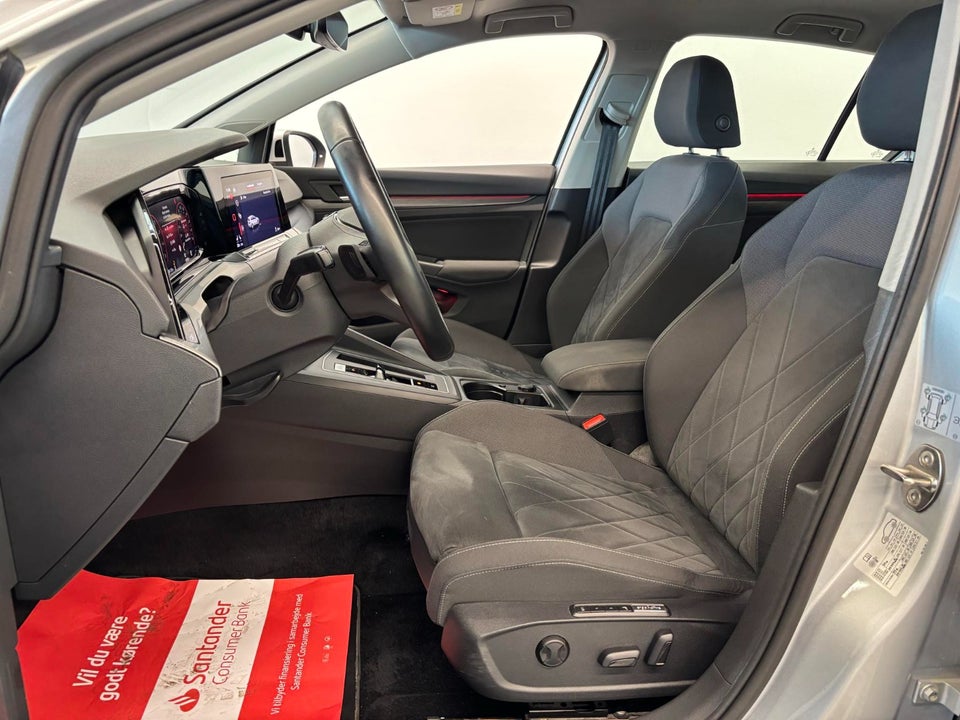 VW Golf VIII 1,4 eHybrid DSG 5d