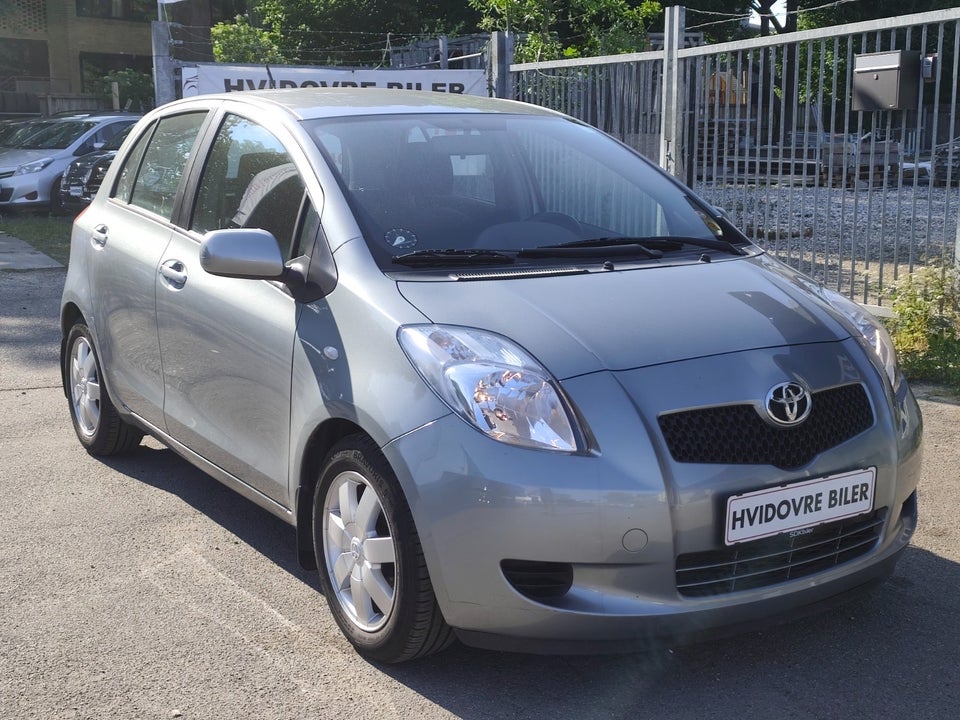 Toyota Yaris 1,3 Luna 5d
