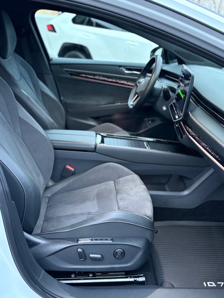 VW ID.7 77 Pro Tourer 5d