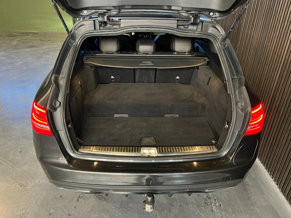 Mercedes C300 de 2,0 AMG Line Night Edition stc. aut. 5d