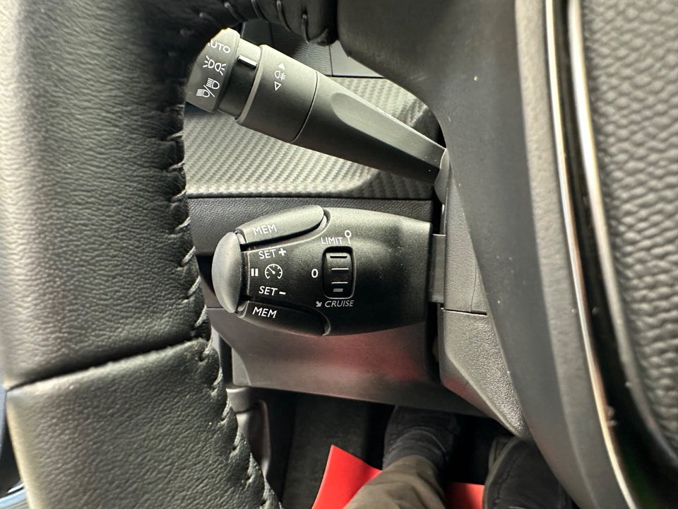 Peugeot 2008 1,2 PureTech 100 Active 5d