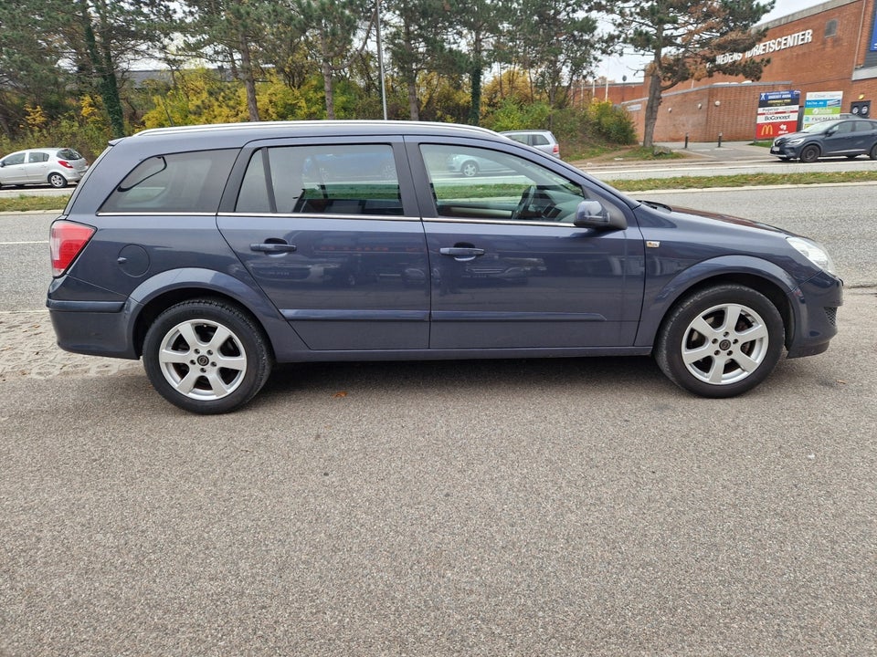 Opel Astra 1,8 16V 140 Enjoy Wagon 5d