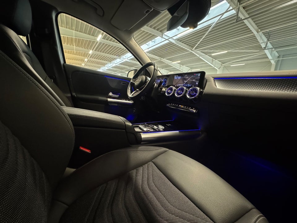 Mercedes EQA300 Progressive 4Matic 5d