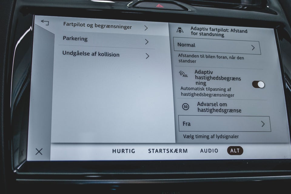 Jaguar E-Pace 1,5 P300e R-Dynamic SE aut. 5d