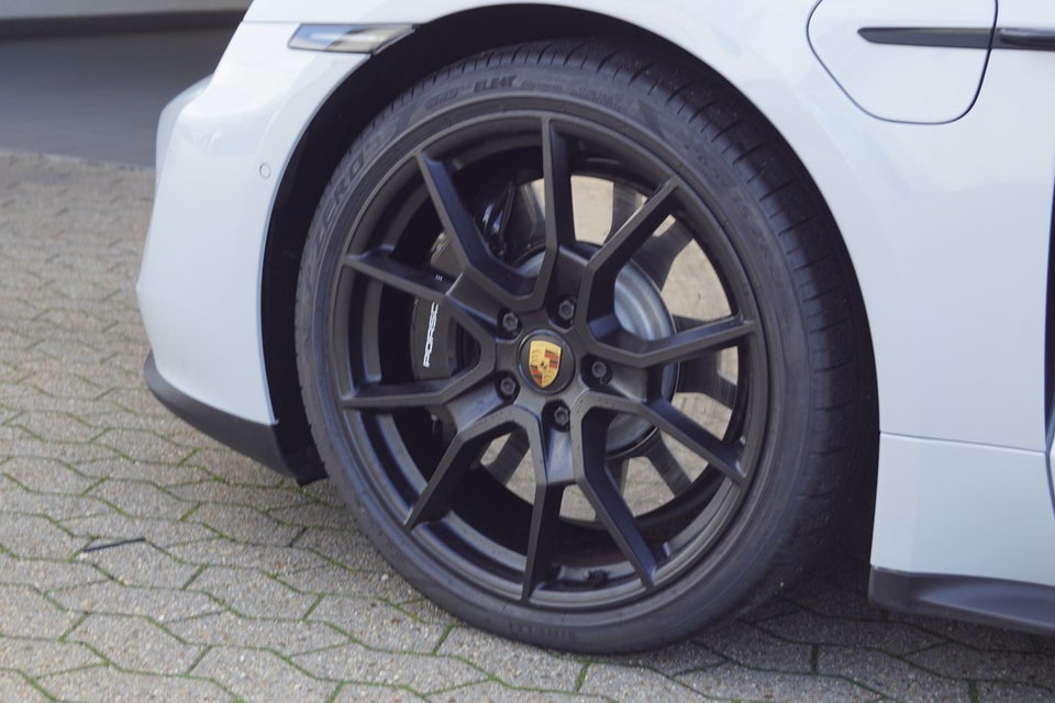 Porsche Taycan GTS Performance+ Sport Turismo 5d