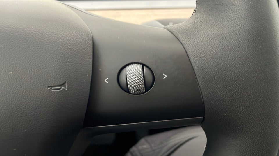 Tesla Model Y Long Range AWD 5d