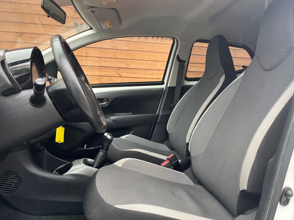 Toyota Aygo 1,0 VVT-i x-press 5d