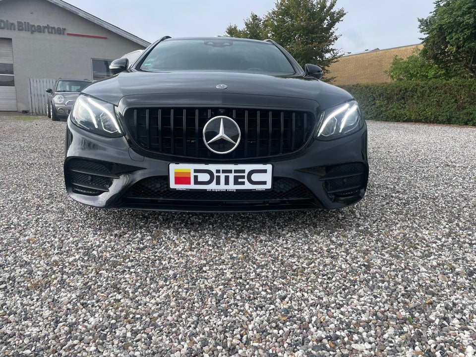 Mercedes E300 de 2,0 AMG Line stc. aut. 5d