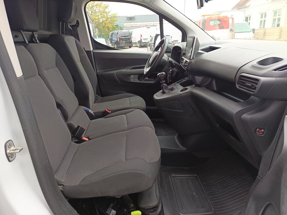 Toyota ProAce City 1,5 D 102 Medium Comfort 4d