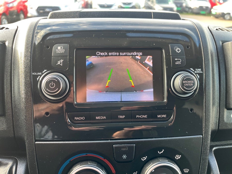 Peugeot Boxer 435 2,2 BlueHDi 165 L3H2 Premium