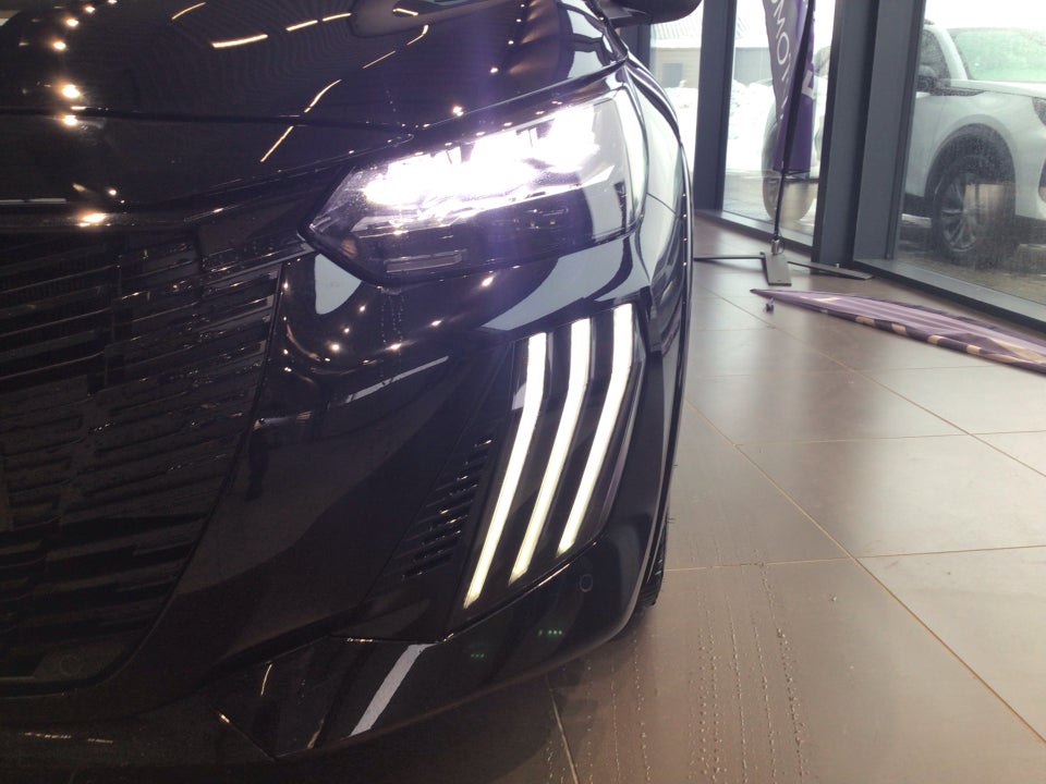 Peugeot e-208 54 GT Pack 5d