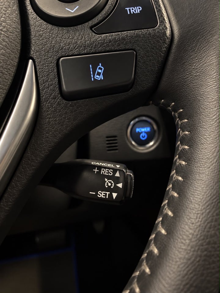 Toyota Auris 1,8 Hybrid H2 Comfort Touring Sports CVT 5d