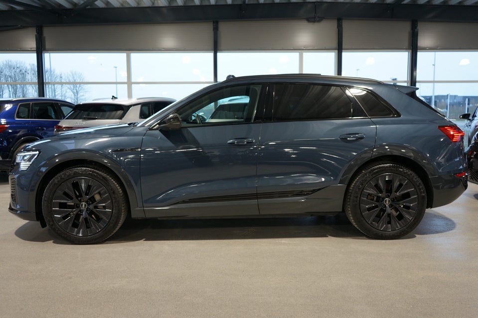Audi Q8 e-tron 55 S-line quattro 5d