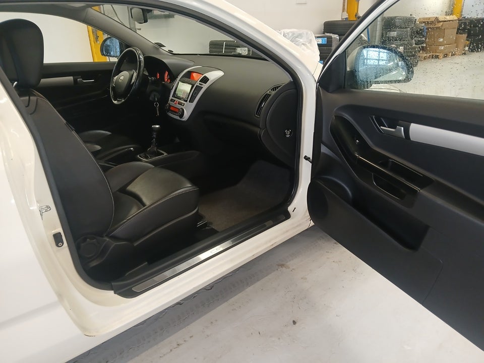 Kia Ceed 1,6 CRDi Sport 5d