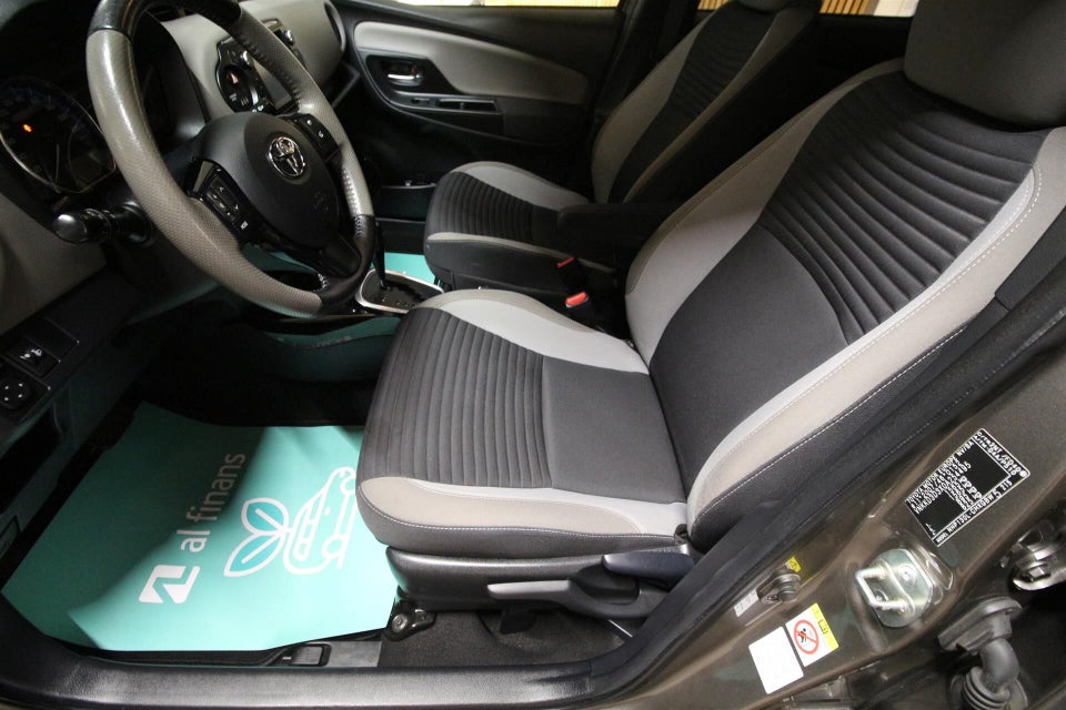 Toyota Yaris 1,5 Hybrid Delight e-CVT 5d