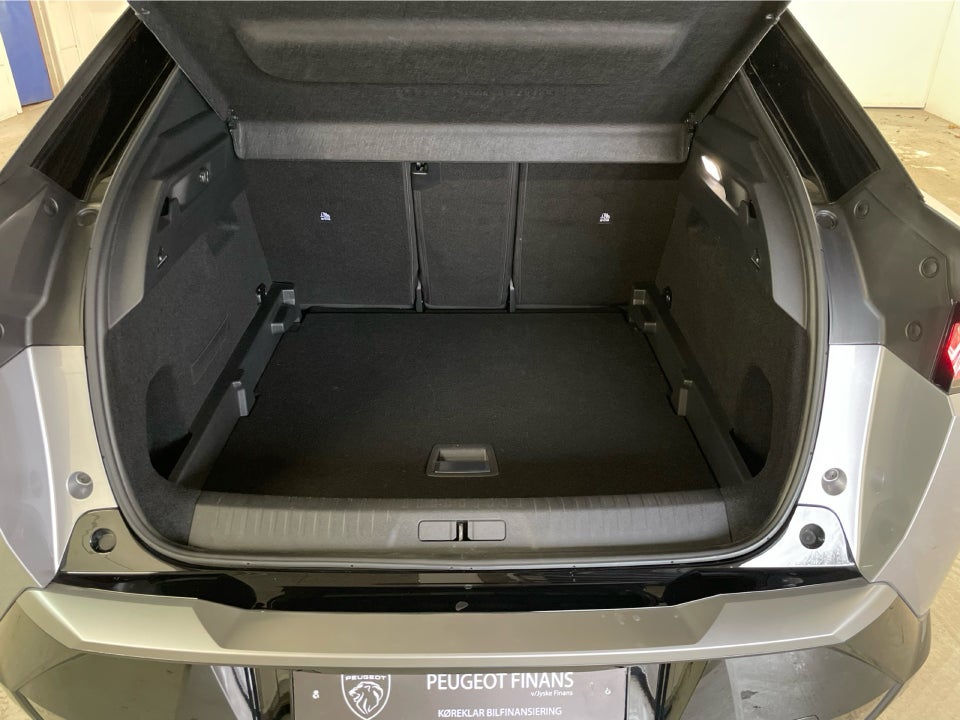 Peugeot e-3008 77 GT Pack 5d