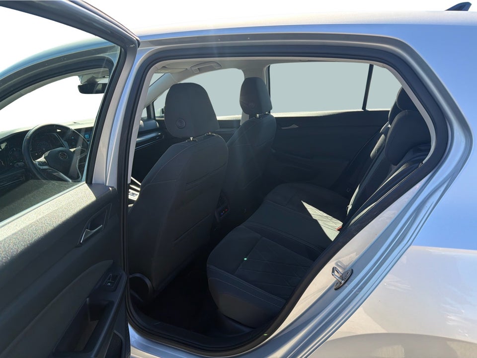 VW Golf VIII 1,4 eHybrid DSG 5d