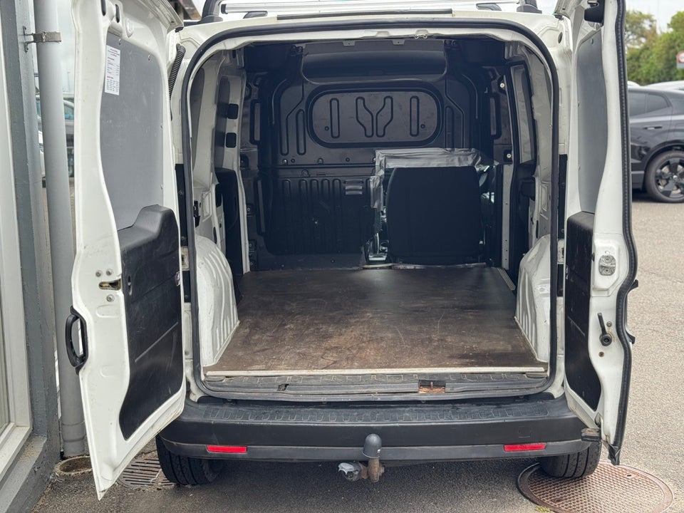 Fiat Doblò Cargo 1,3 MJT Basic L1 4d