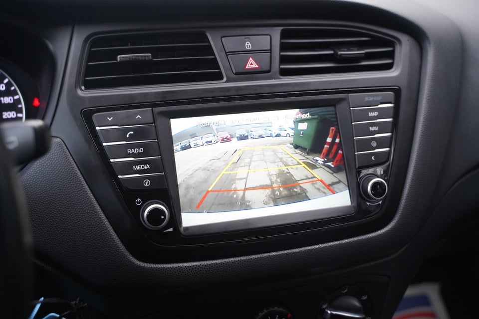 Hyundai i20 1,25 Elegance 5d