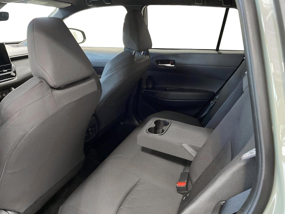 Toyota Corolla Cross 1,8 Hybrid Style Comfort CVT 5d