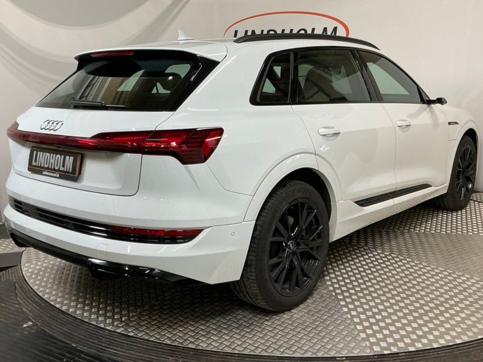 Audi e-tron 55 S-line quattro 5d