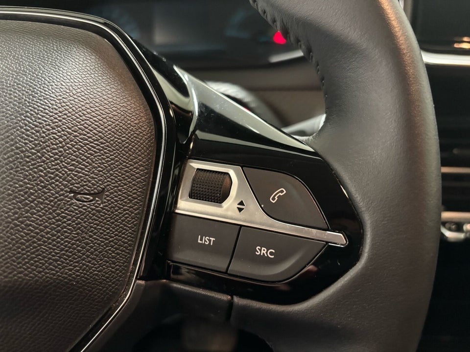 Peugeot e-208 50 Style 5d