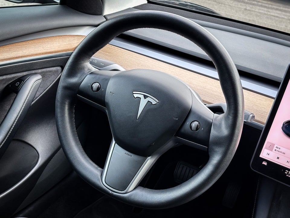 Tesla Model 3 Long Range AWD 4d