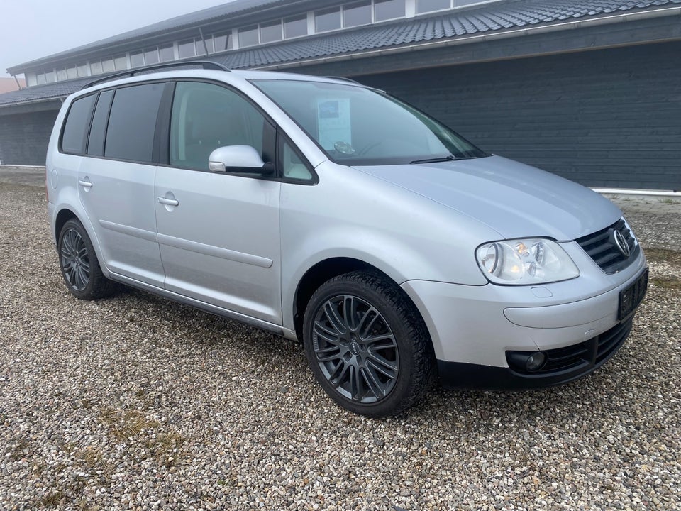 VW Touran 1,6 FSi 5d