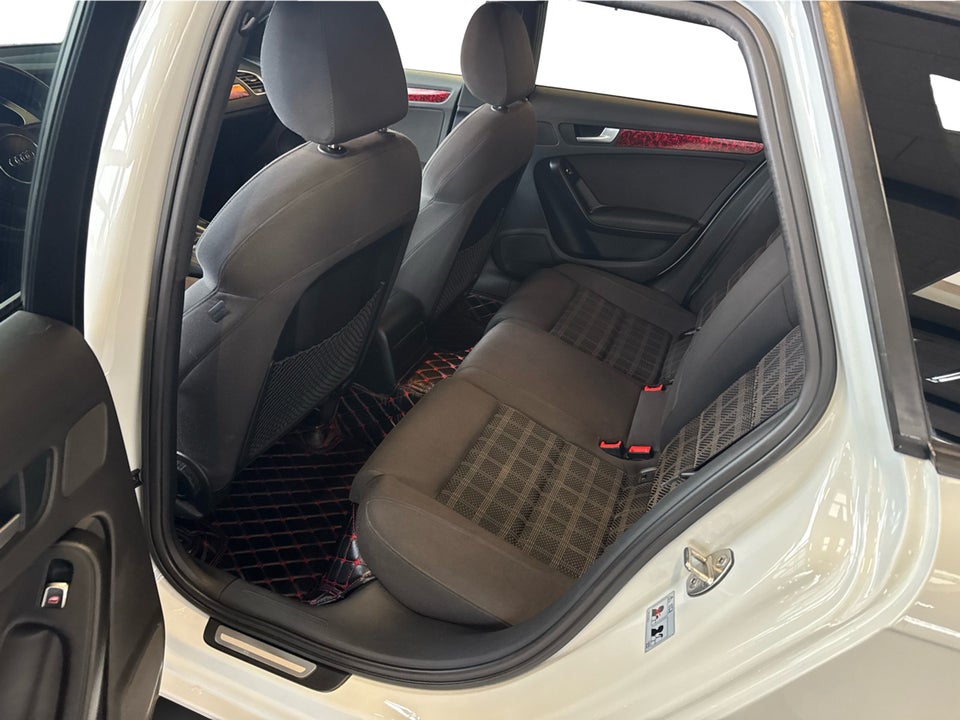 Audi A4 2,0 TDi 143 Avant 5d