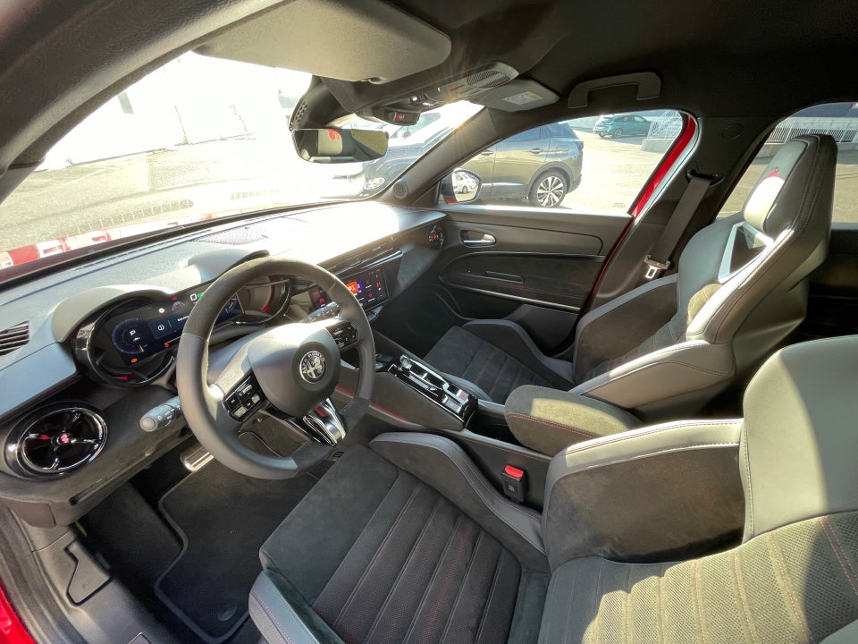 Alfa Romeo Junior Elettrica Veloce 5d