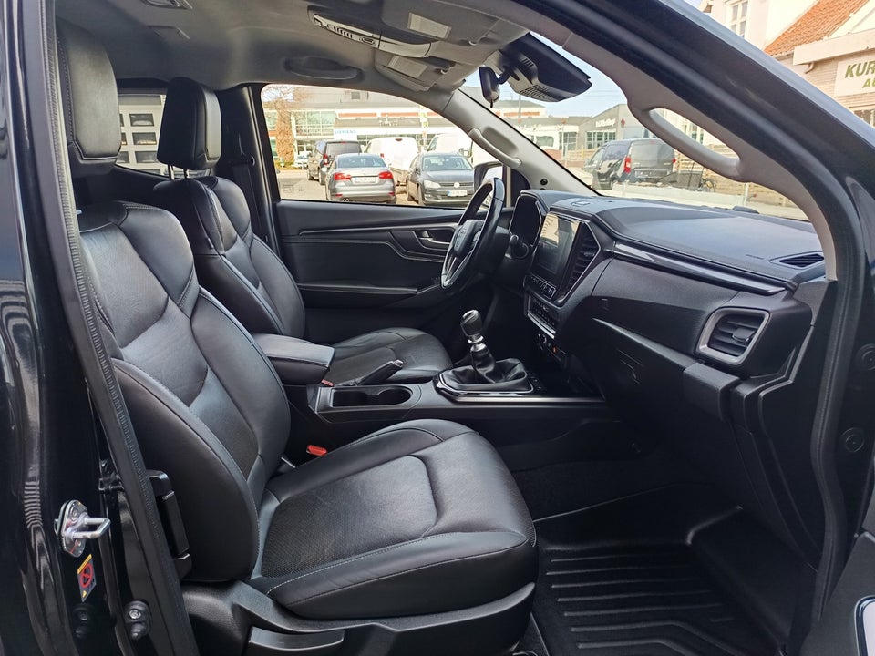 Isuzu D-Max 1,9 TD 163 Crew Cab Black Edition 4d