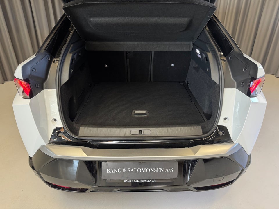 Peugeot e-3008 77 GT 5d