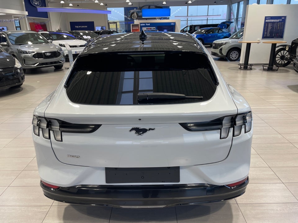 Ford Mustang Mach-E 75 Standard Range AWD 5d