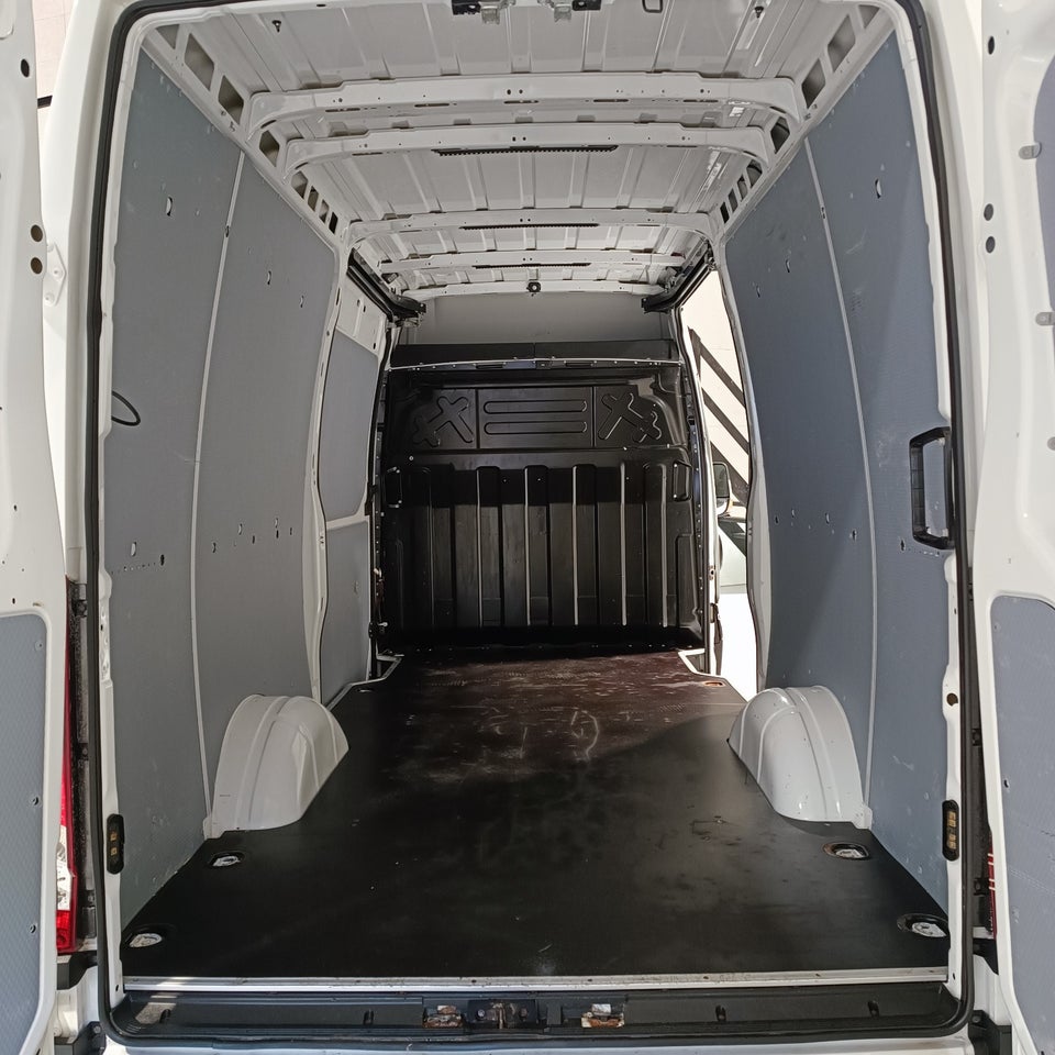 Iveco Daily 2,3 35S16 12m³ Van AG8