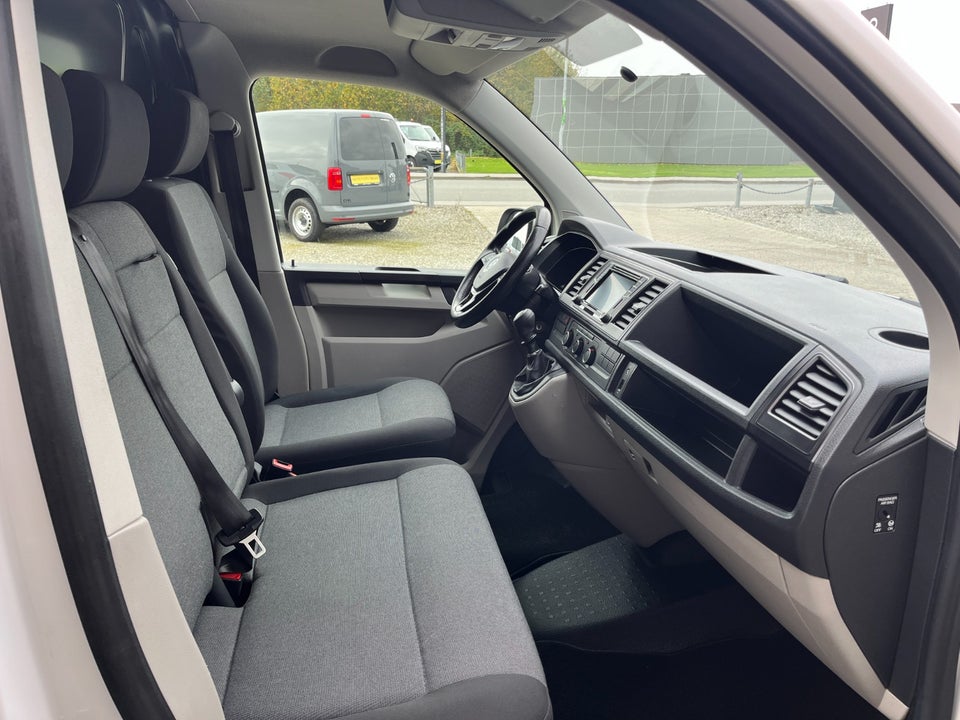 VW Transporter 2,0 TDi 150 Kassevogn lang