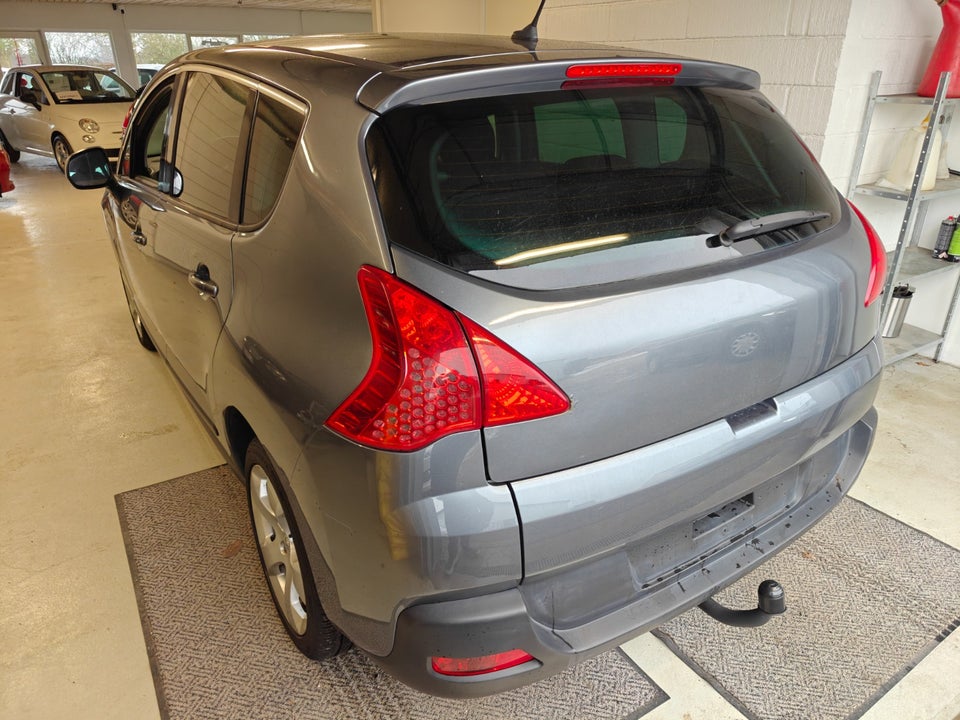 Peugeot 3008 1,6 HDi 112 Active 5d