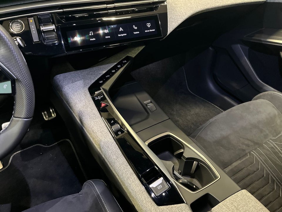 Peugeot e-5008 77 GT Pack 7prs 5d