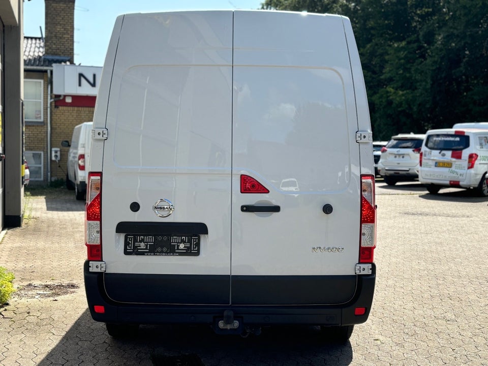 Nissan NV400 2,3 dCi 150 L2H2 Kassevogn aut.