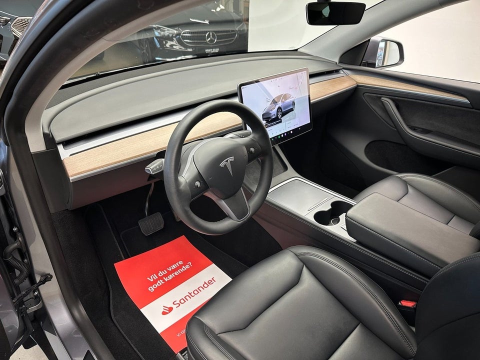Tesla Model Y RWD 5d