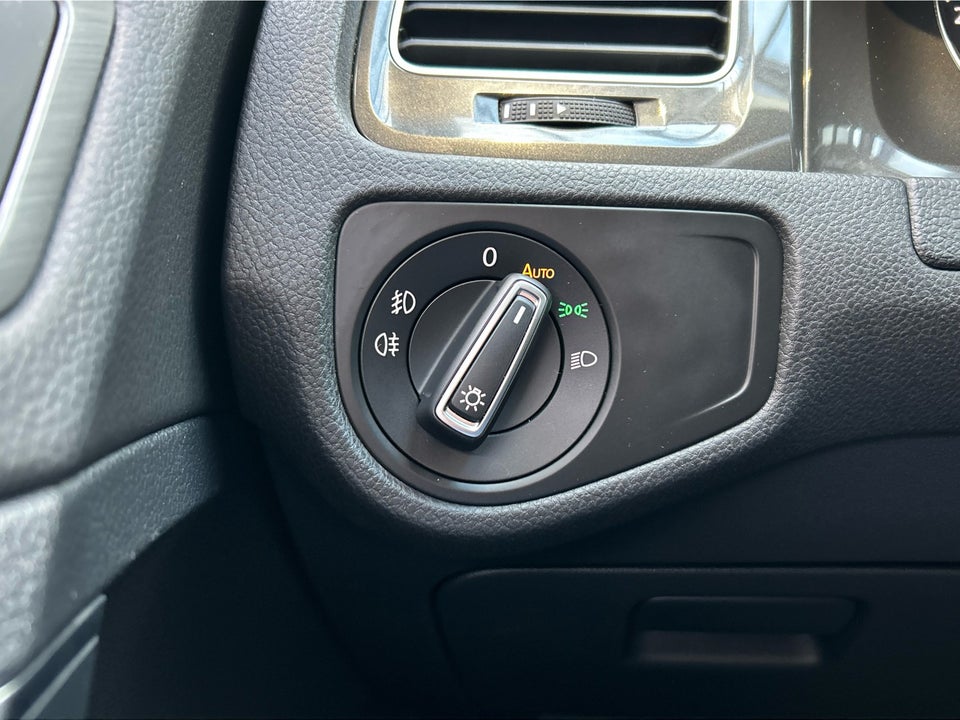 VW Golf VII 1,6 TDi 115 Comfortline Variant 5d