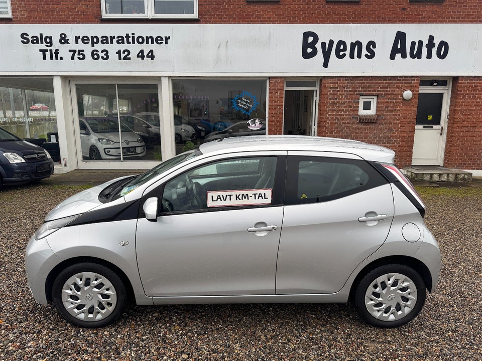 Toyota Aygo 1,0 VVT-i x-play 5d