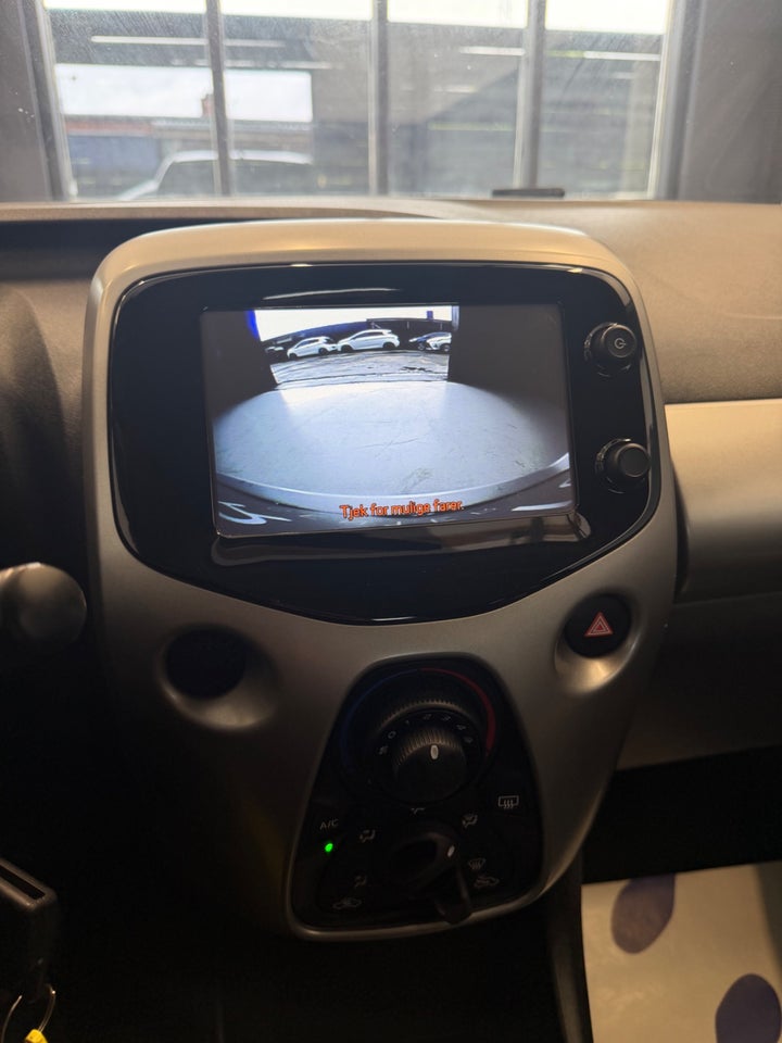 Toyota Aygo 1,0 VVT-i x-black 5d