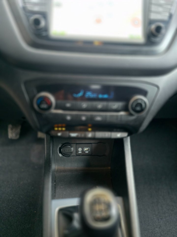 Hyundai i20 1,25 Premium 5d