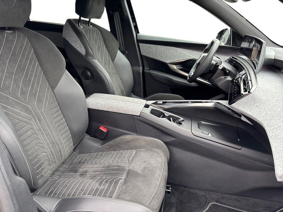 Peugeot e-5008 77 GT Pack 7prs 5d